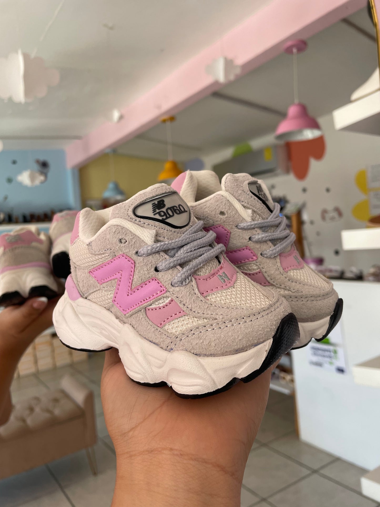 New Balance Latte/Gris/Rosa
