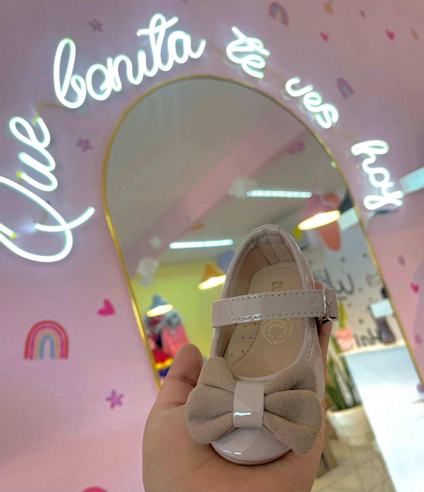 Balerina con moño color maquillaje