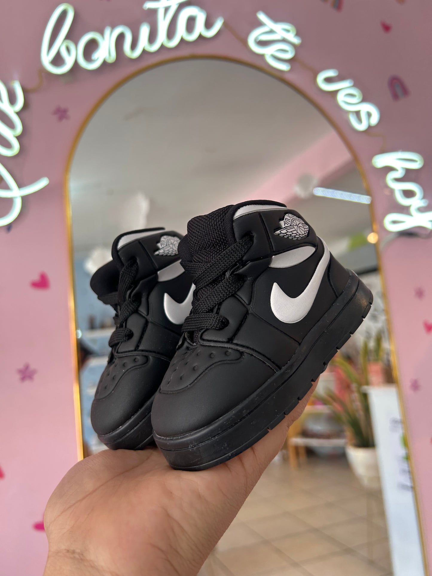 Tenis Jordan Black/Withe