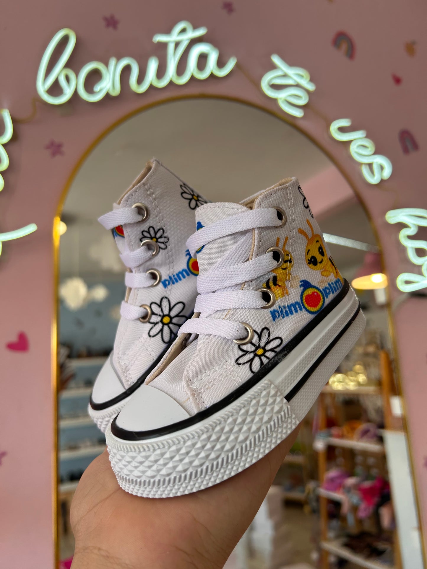 Converse blanco abejita