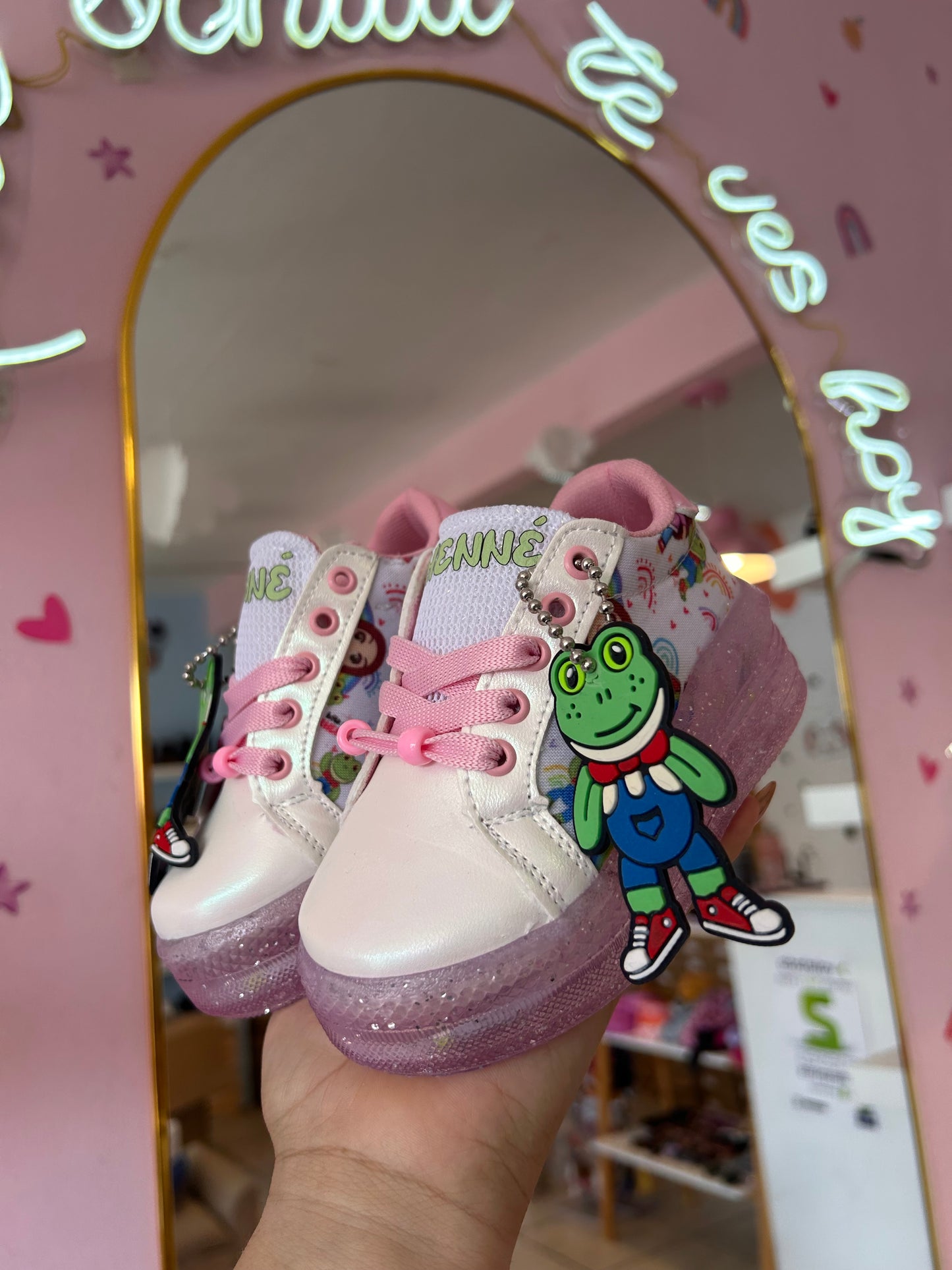 Teni Lara Campos Renne Led