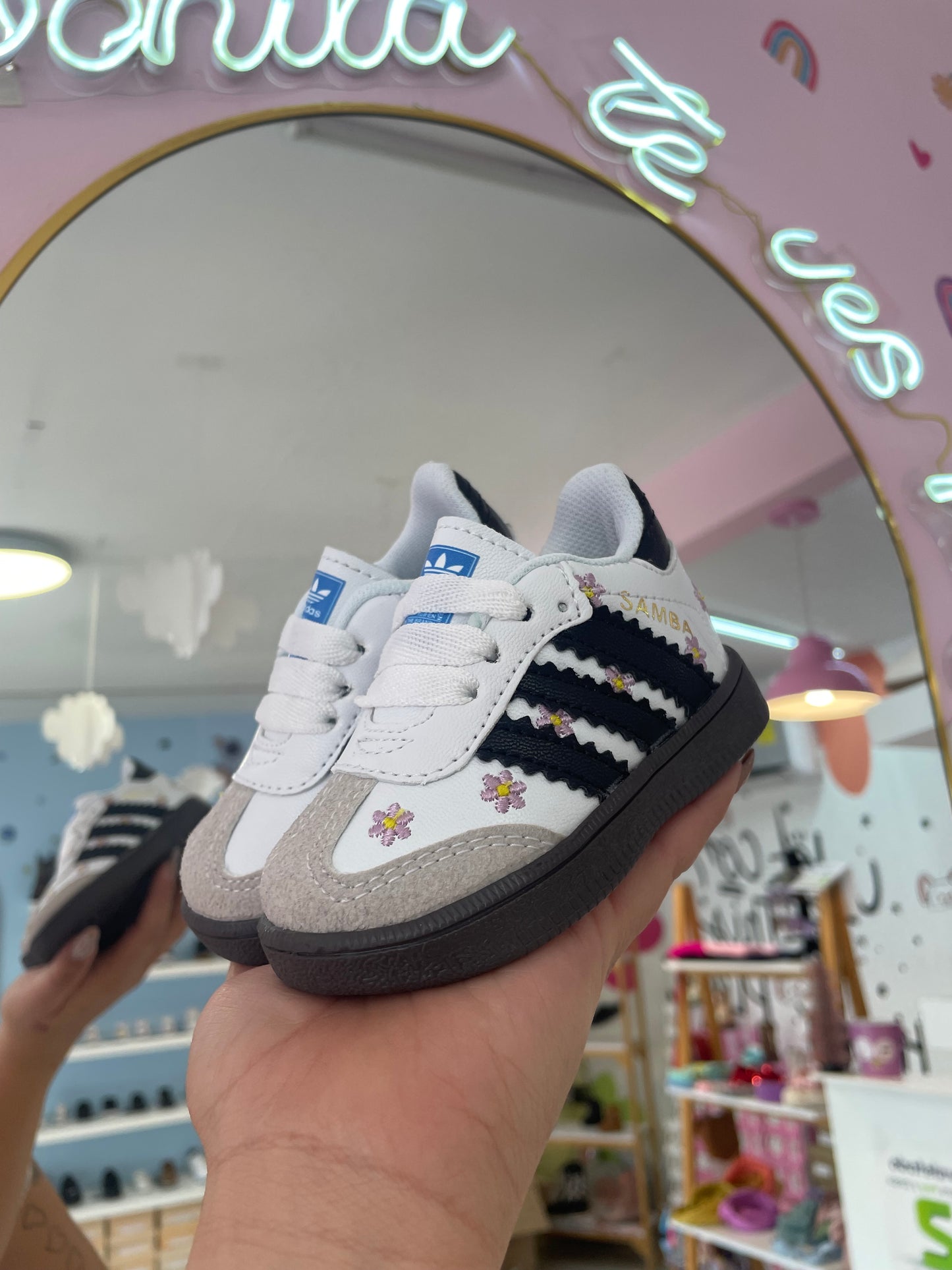 Samba Blanco/Negro Flores