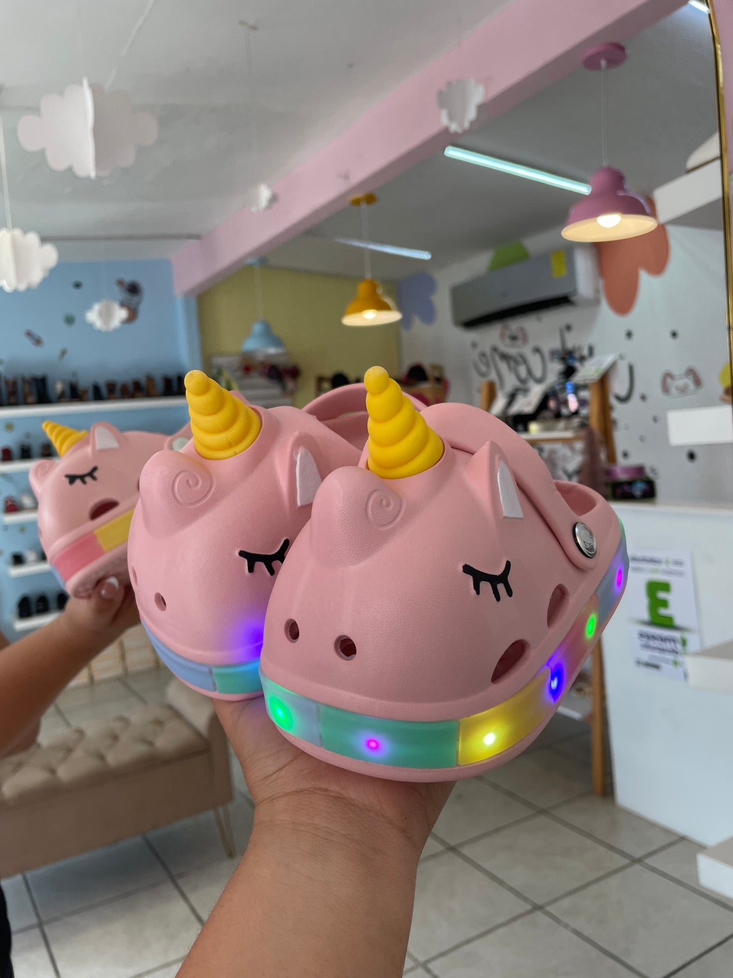 Crocs Unicornio Rosa Pastel Led