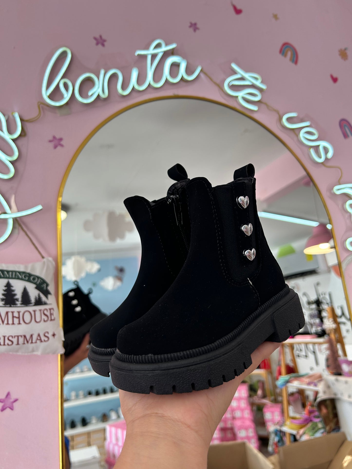 Botín Negro Corazones 305