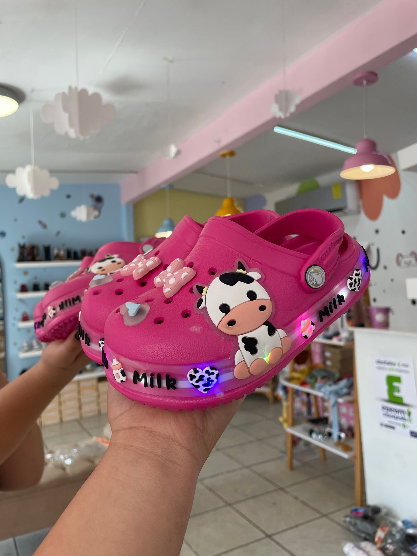Crocs rosa fucsia led