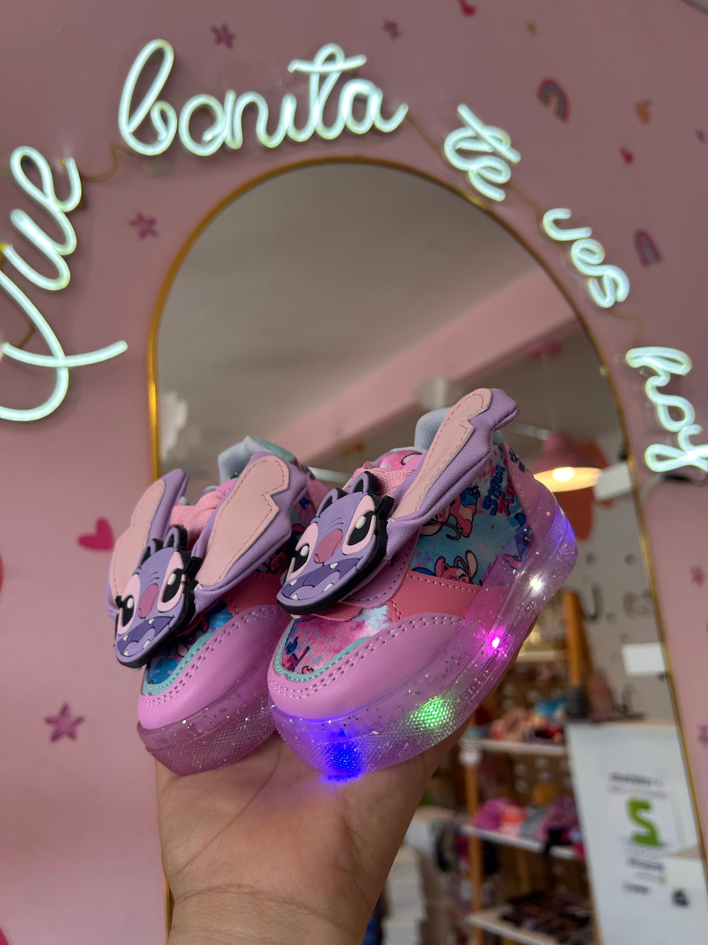 Teni Stitch Rosa Led