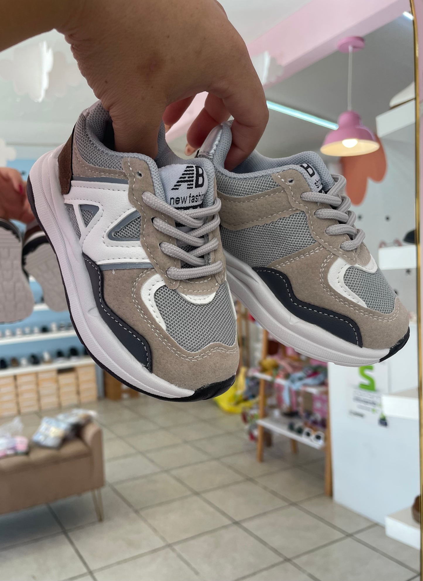 New Balance Café/Gris