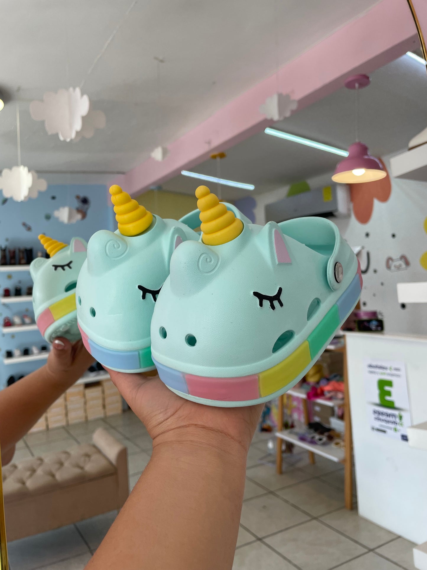 Crocs Unicornio Menta Led