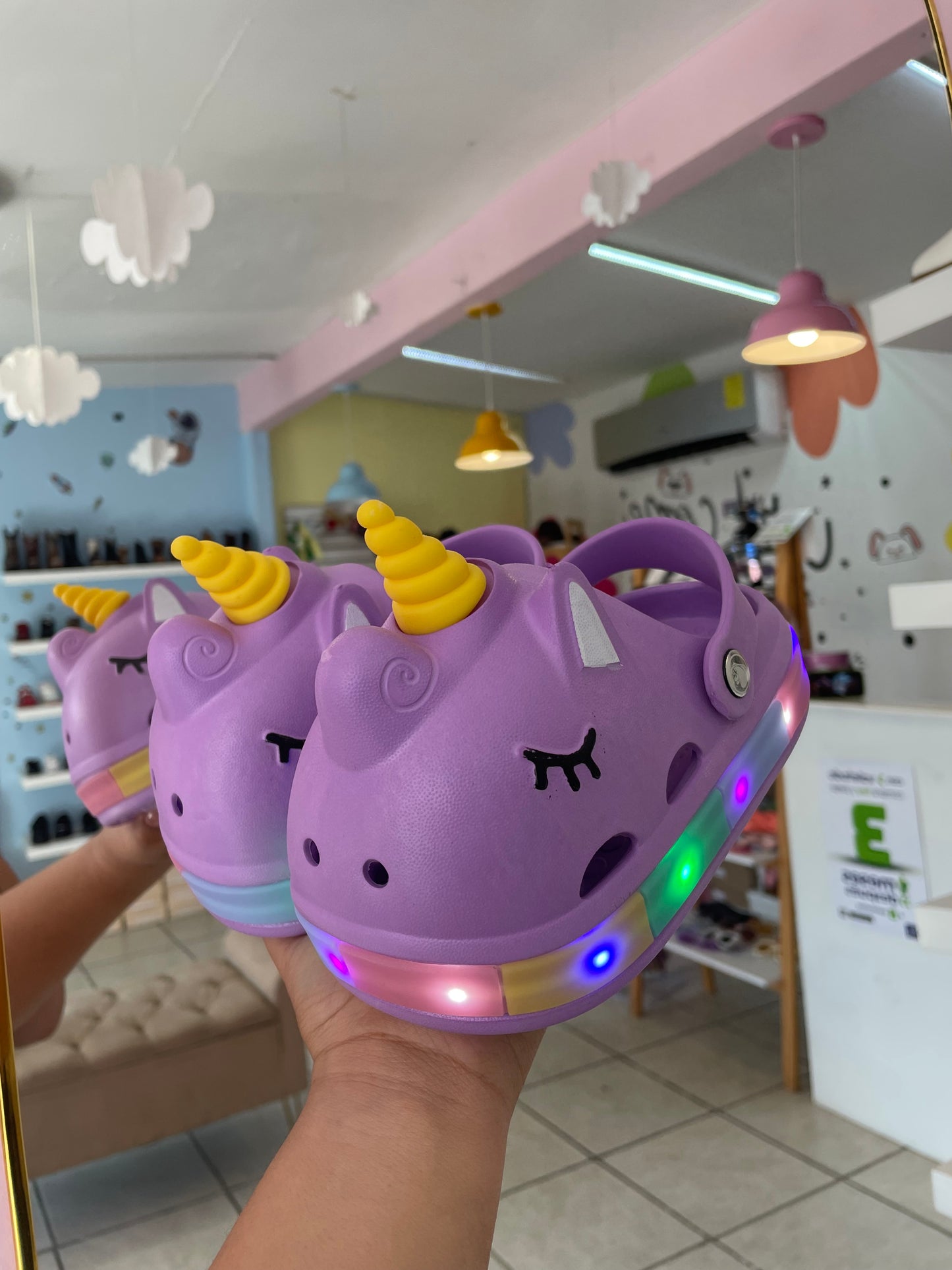 Crocs Unicornio Morado Led