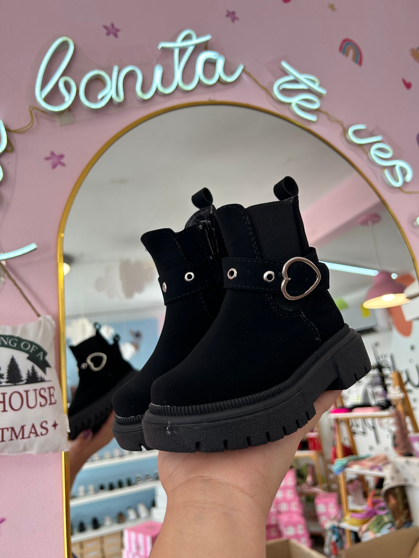 Botín Negro Corazon 300